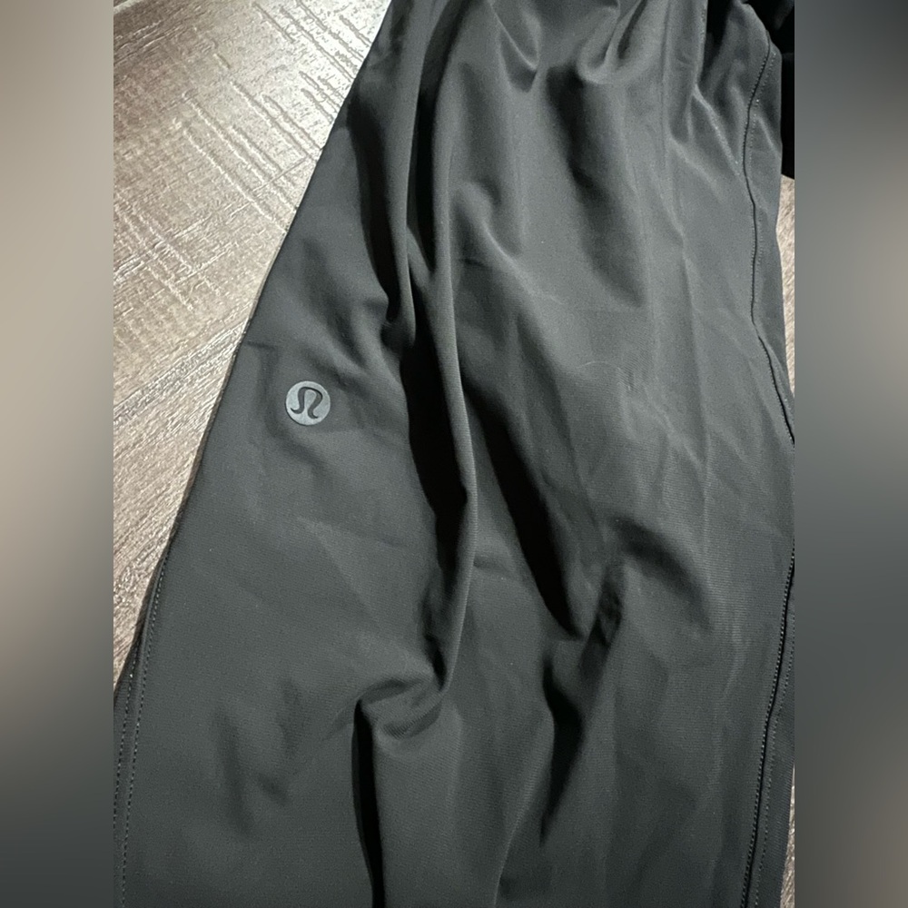 Lululemon jogger with zipper ankle and inside tie waist - Picture 4 of 7